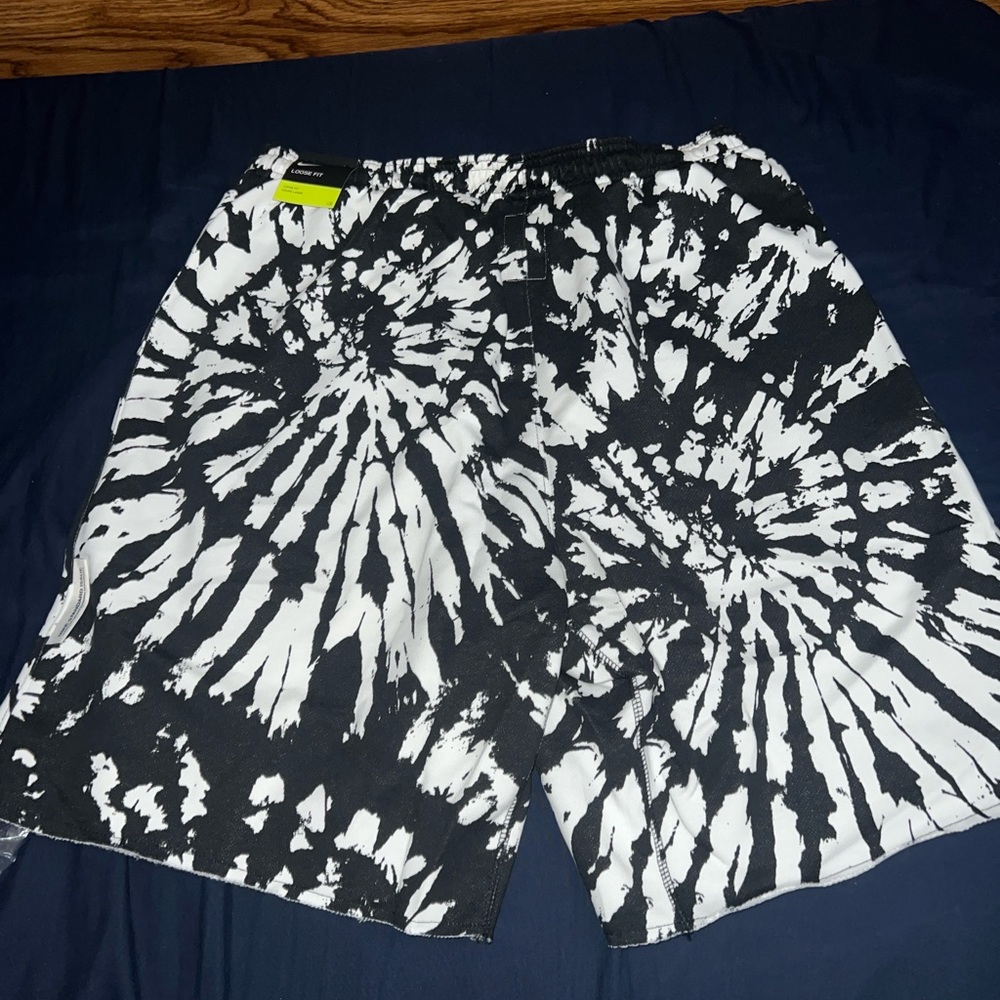 Nike tie dye shorts - Picture 2 of 2
